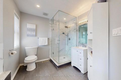 Photo 12 at 54 English Oak Drive, Oak Ridges Lake Wilcox, Richmond Hill