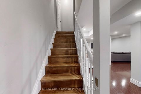 Photo 17 at 54 English Oak Drive, Oak Ridges Lake Wilcox, Richmond Hill