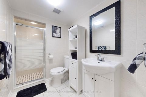 Photo 22 at 54 English Oak Drive, Oak Ridges Lake Wilcox, Richmond Hill