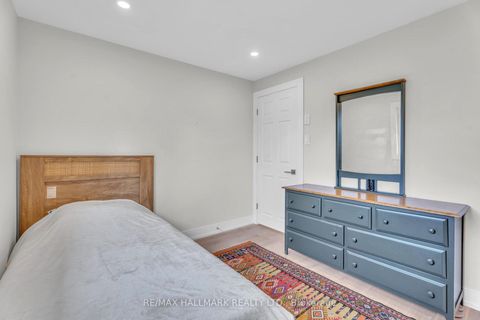 Photo 13 at 58 Normark Drive, Royal Orchard, Markham