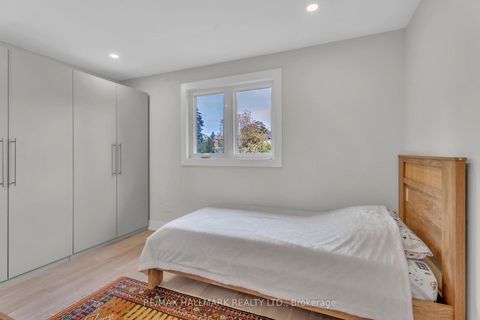 Photo 14 at 58 Normark Drive, Royal Orchard, Markham