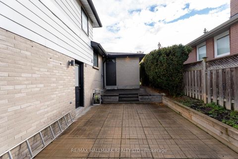 Photo 21 at 58 Normark Drive, Royal Orchard, Markham