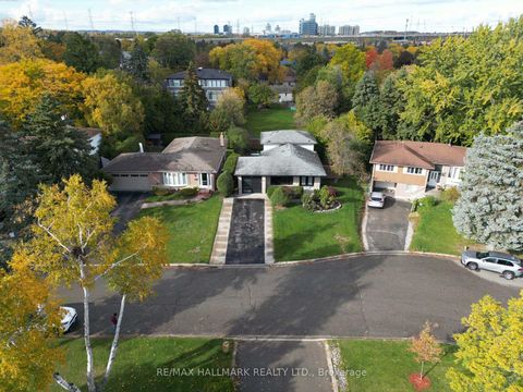 Photo 32 at 58 Normark Drive, Royal Orchard, Markham