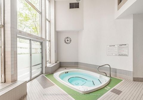 Photo 7 at 404 - 326 Major Mackenzie Drive E, Crosby, Richmond Hill