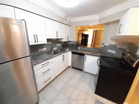 Photo 14 at 404 - 326 Major Mackenzie Drive E, Crosby, Richmond Hill