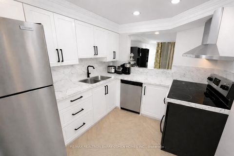 Photo 15 at 404 - 326 Major Mackenzie Drive E, Crosby, Richmond Hill