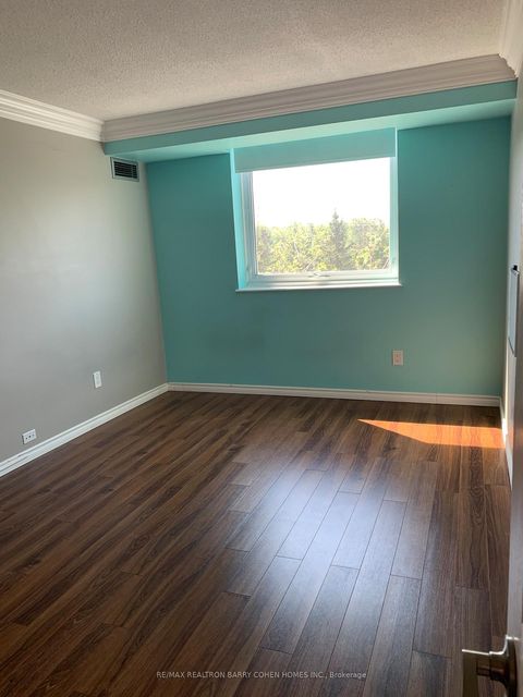 Photo 18 at 404 - 326 Major Mackenzie Drive E, Crosby, Richmond Hill