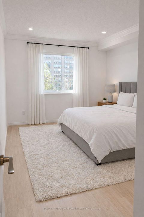 Photo 23 at 404 - 326 Major Mackenzie Drive E, Crosby, Richmond Hill