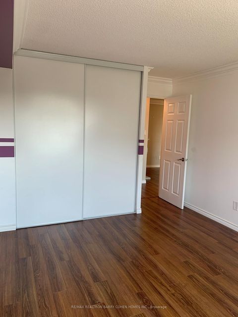 Photo 24 at 404 - 326 Major Mackenzie Drive E, Crosby, Richmond Hill