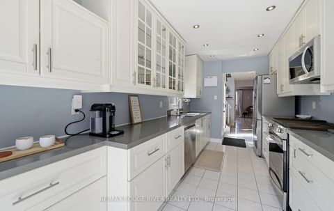 Photo 5 at 579 Cobblehill Drive, Pinecrest, Oshawa