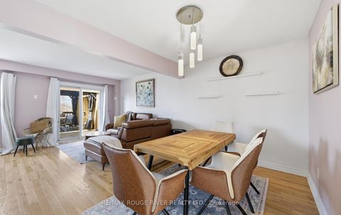 Photo 6 at 579 Cobblehill Drive, Pinecrest, Oshawa