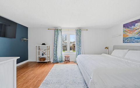 Photo 16 at 579 Cobblehill Drive, Pinecrest, Oshawa