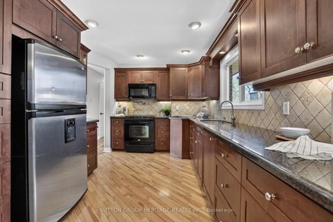 Photo 14 at 859 Westdale Street, Northglen, Oshawa