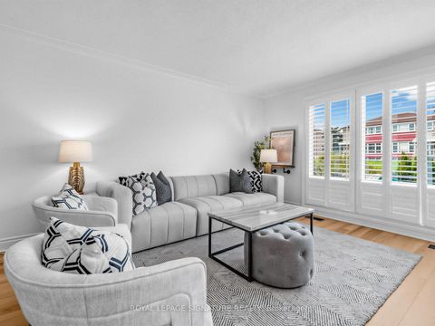 Photo 6 at 78 Foxrun Avenue, CFB, Toronto