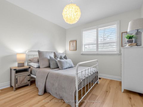 Photo 12 at 78 Foxrun Avenue, CFB, Toronto