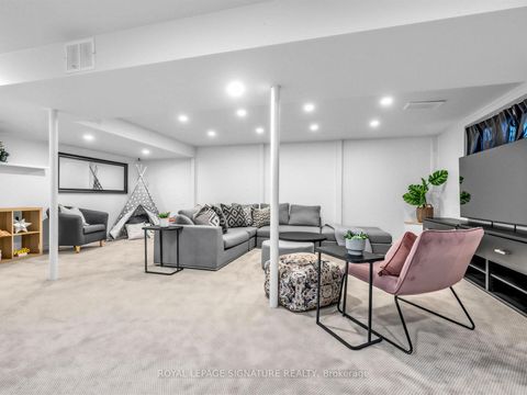 Photo 15 at 78 Foxrun Avenue, CFB, Toronto