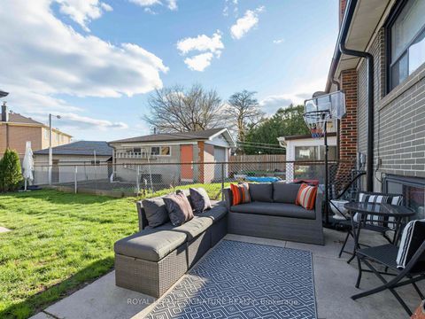 Photo 24 at 78 Foxrun Avenue, CFB, Toronto