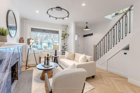 Photo 3 at 25 Warren Crescent, Lambton Baby Point, Toronto