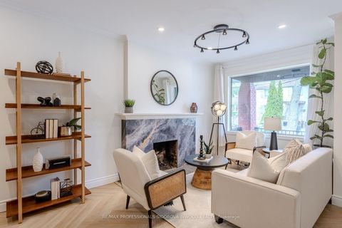 Photo 4 at 25 Warren Crescent, Lambton Baby Point, Toronto