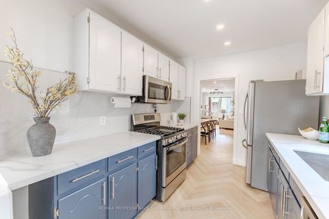 Photo 12 at 25 Warren Crescent, Lambton Baby Point, Toronto