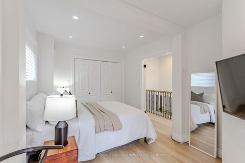 Photo 17 at 25 Warren Crescent, Lambton Baby Point, Toronto