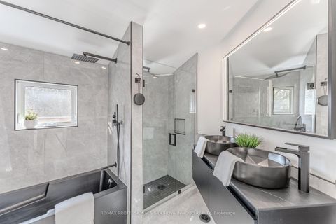 Photo 19 at 25 Warren Crescent, Lambton Baby Point, Toronto