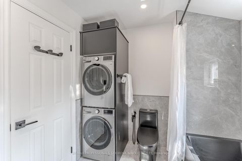 Photo 20 at 25 Warren Crescent, Lambton Baby Point, Toronto