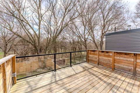 Photo 23 at 25 Warren Crescent, Lambton Baby Point, Toronto