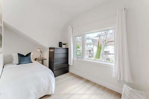 Photo 24 at 25 Warren Crescent, Lambton Baby Point, Toronto