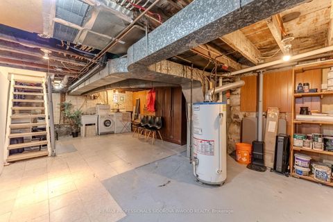 Photo 28 at 25 Warren Crescent, Lambton Baby Point, Toronto