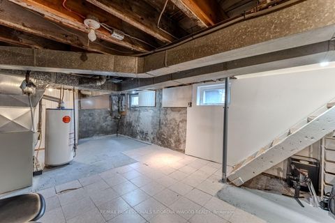 Photo 29 at 25 Warren Crescent, Lambton Baby Point, Toronto