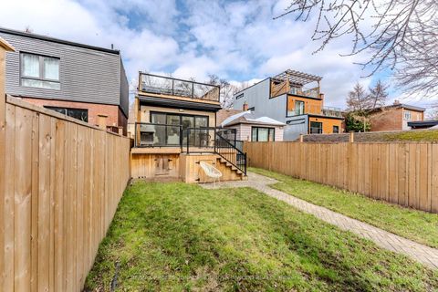 Photo 31 at 25 Warren Crescent, Lambton Baby Point, Toronto