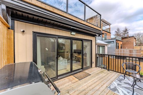 Photo 32 at 25 Warren Crescent, Lambton Baby Point, Toronto