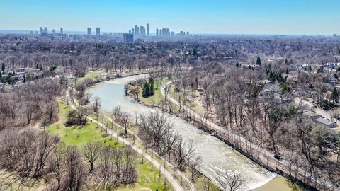 Photo 37 at 25 Warren Crescent, Lambton Baby Point, Toronto