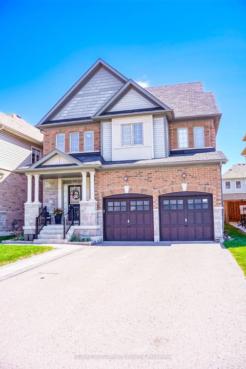 Photo 2 at 82 Mcroberts Crescent, Courtice, Clarington