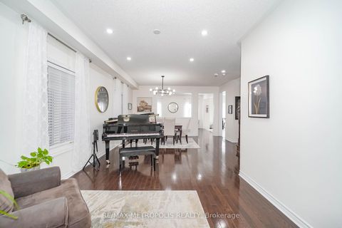 Photo 7 at 82 Mcroberts Crescent, Courtice, Clarington