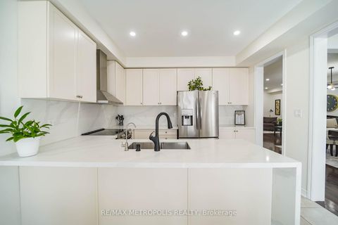 Photo 11 at 82 Mcroberts Crescent, Courtice, Clarington