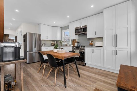 Photo 1 at 22 Agnes Street, Wellington, Barrie