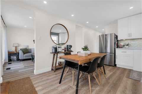 Photo 2 at 22 Agnes Street, Wellington, Barrie