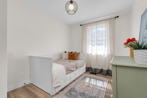 Photo 5 at 22 Agnes Street, Wellington, Barrie