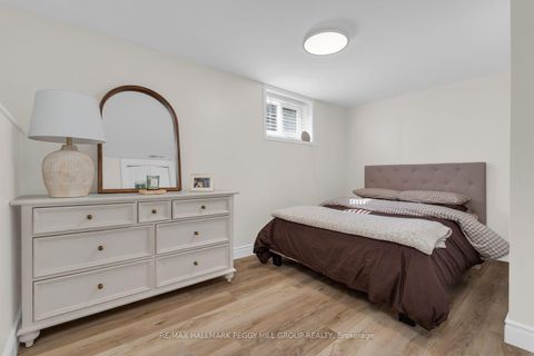 Photo 12 at 22 Agnes Street, Wellington, Barrie