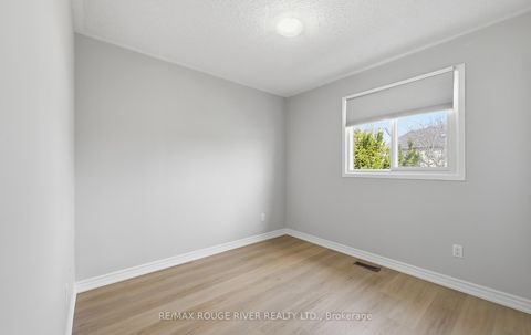 Photo 16 at 24 Trewin Lane, Bowmanville, Clarington