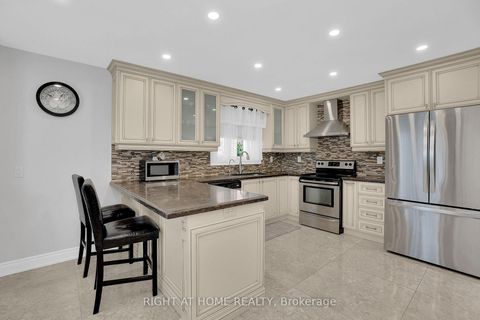 Photo 5 at 49 Pioneer Lane, East Woodbridge, Vaughan