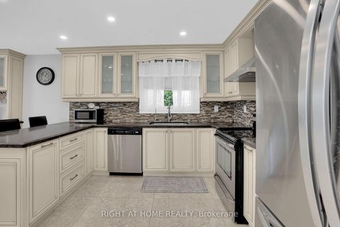 Photo 6 at 49 Pioneer Lane, East Woodbridge, Vaughan