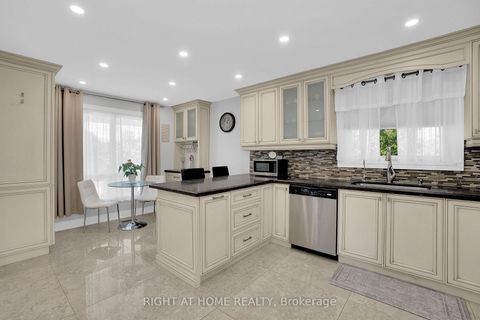 Photo 7 at 49 Pioneer Lane, East Woodbridge, Vaughan