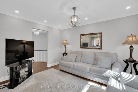 Photo 13 at 49 Pioneer Lane, East Woodbridge, Vaughan