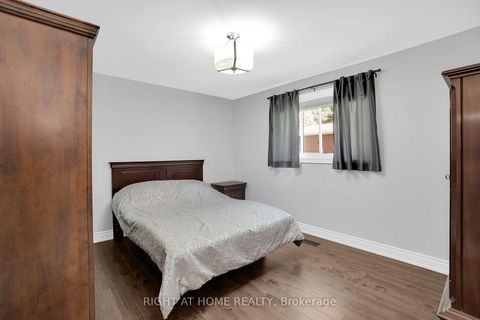 Photo 21 at 49 Pioneer Lane, East Woodbridge, Vaughan