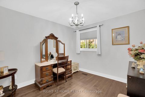 Photo 22 at 49 Pioneer Lane, East Woodbridge, Vaughan