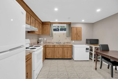 Photo 26 at 49 Pioneer Lane, East Woodbridge, Vaughan