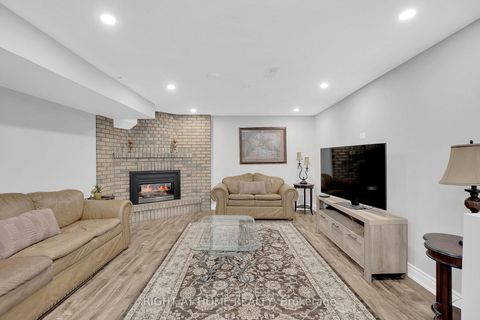 Photo 28 at 49 Pioneer Lane, East Woodbridge, Vaughan